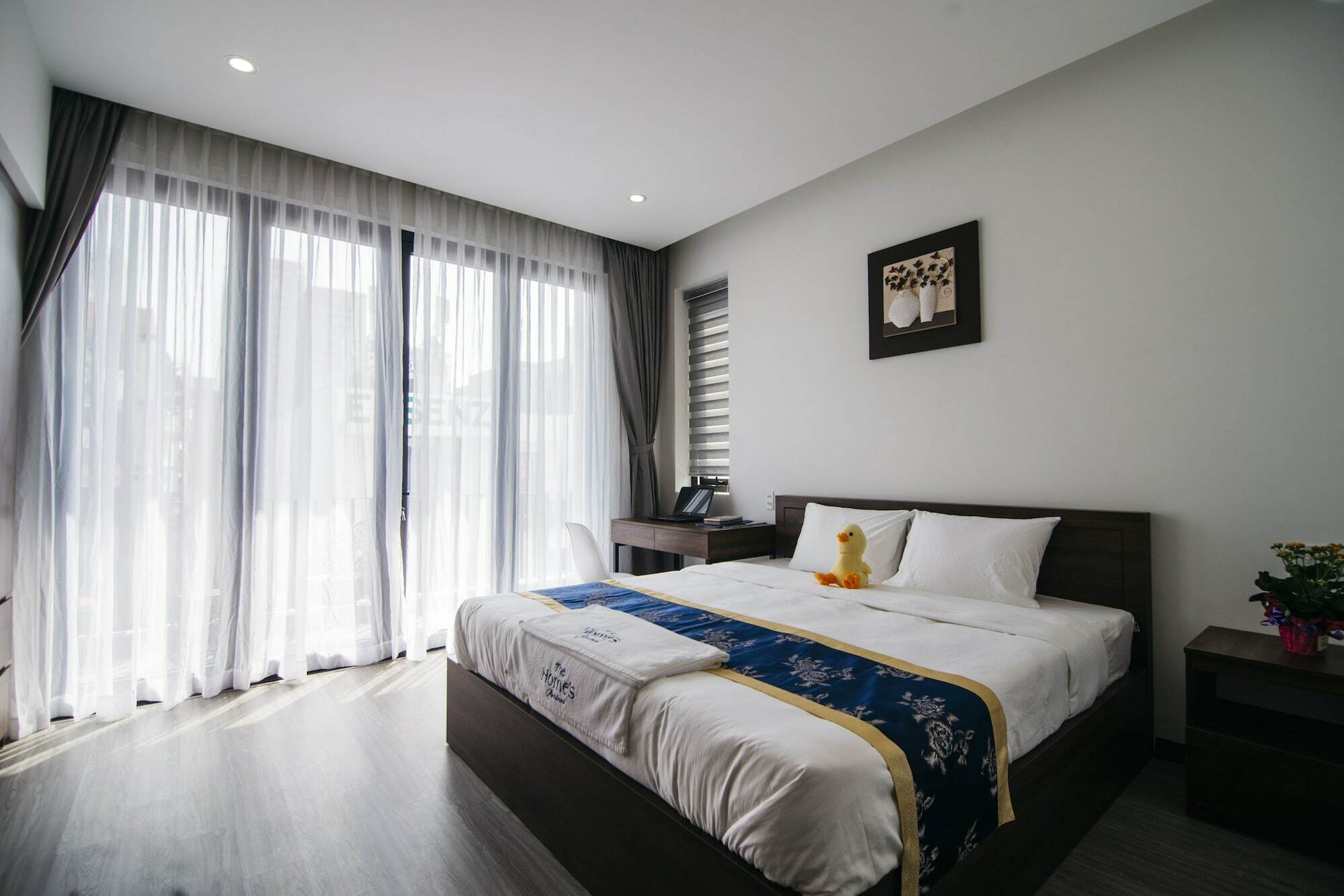 Royal Lion Hotel & Apartment Дананг Экстерьер фото